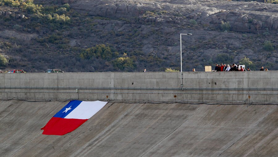 Piñera presentó plan para construir 26 embalses en nueve regiones del país