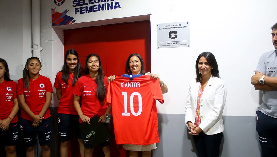 Ministra del Deporte llamó a los clubes a profesionalizar el fútbol femenino