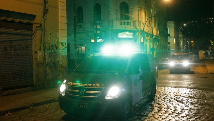 Nuevo asesinato en Valparaíso: A puñaladas dan muerte a un hombre en el Cerro Barón