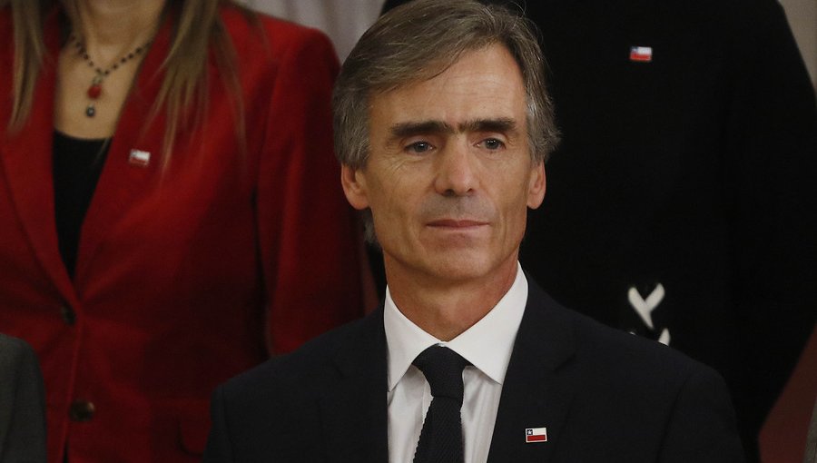 Presidente Piñera habría ofrecido embajada de Chile en la OCDE a Valente