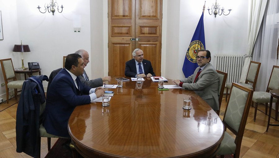 Teillier critica a la DC por acuerdo con el Gobierno por la reforma tributaria