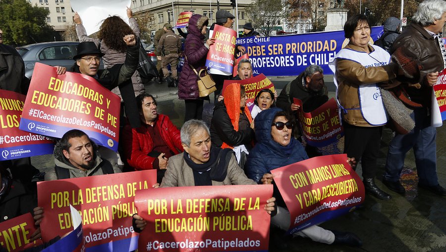 Profesores advierten que radicalizarán las protestas si no hay diálogo