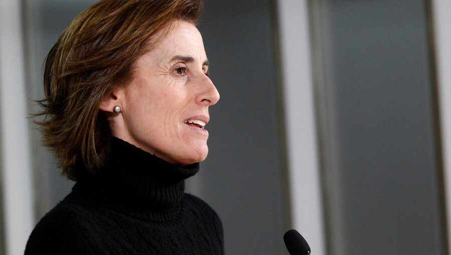 Ministra Cubillos califica de "franca" la reunión con profesores y espera que paro finalice
