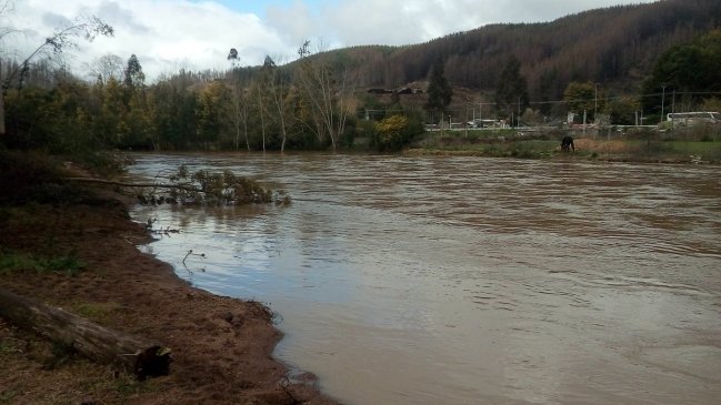 Declaran alerta roja en Concepción por desborde de río Andalién