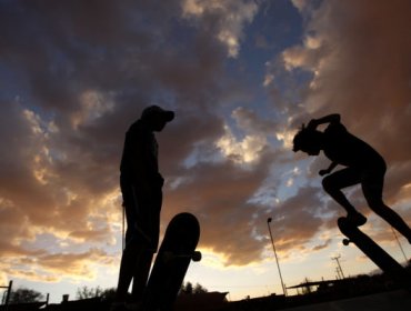 Corte acoge recurso de protección contra consulta por 'toques de queda' para adolescentes en La Florida