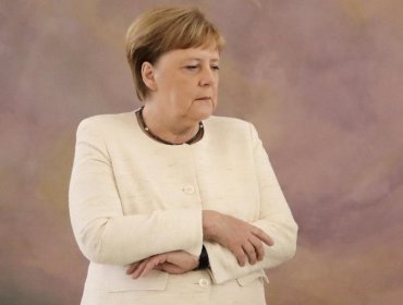 Angela Merkel volvió a sufrir temblores durante actividad pública: "Había tomado poca agua"