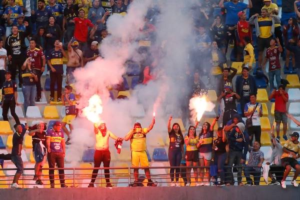 Everton presentará querella contra hinchas que protagonizaron 'funa' en cena de aniversario