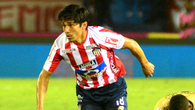 DT de Junior habría dejado a Matías Fernández fuera de los cupos extranjeros