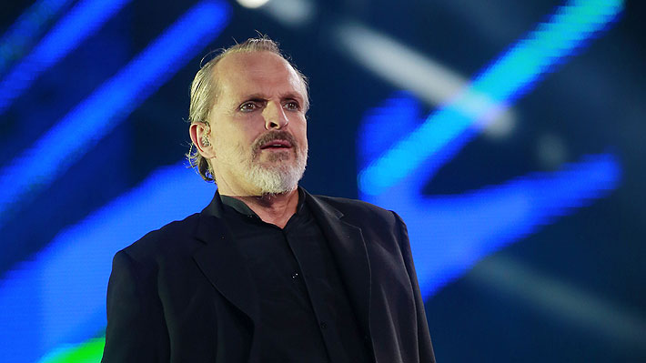 Miguel Bosé tildó de "cobarde, indigna e insolidaria" a Michelle Bachelet por viaje a Venezuela