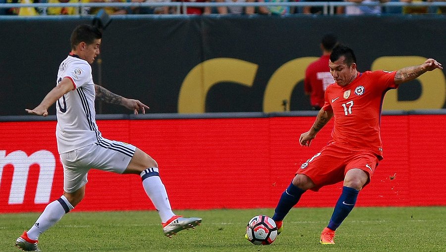Partido entre Chile y Colombia fue atrasado por la demora de la Roja en llegar al estadio