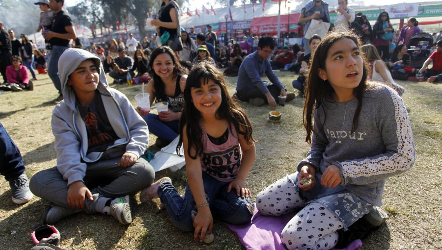 Día Clave para niños menores de 16 años en ocho comunas del país: Se vota limite horario