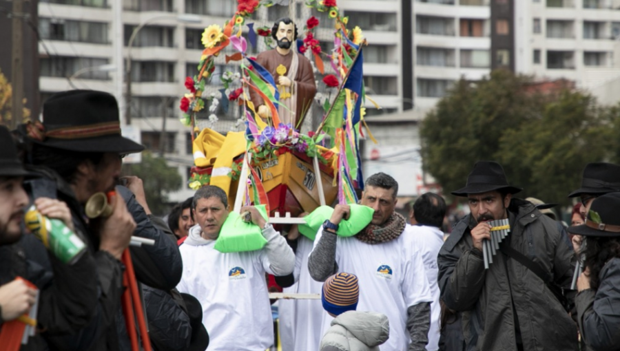 Multitudinaria asistencia a la Fiesta de San Pedro en las Caletas El Membrillo y Portales