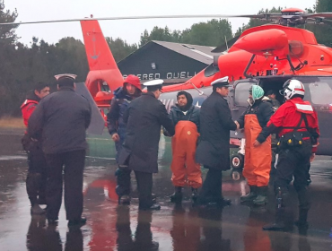 Encuentran con vida a seis personas tras naufragio en la costa de Quellón