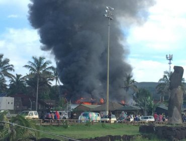 Decretan prisión preventiva para tres imputados por incendio en juzgado de Rapa Nui