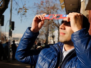 Sociedad Chilena de Oftalmología entregó recomendaciones para observar el eclipse