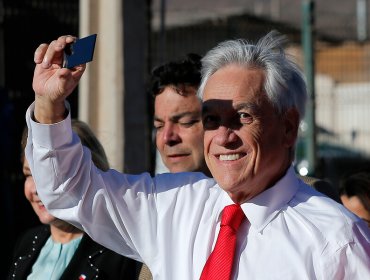 Piñera llamó a políticos a dejar el pesimismo: "Después del eclipse vuelve a salir el sol"