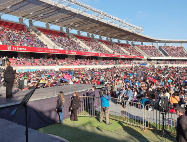 Astrónomo José Maza brindó charla científica ante 10 mil personas en el estadio de La Serena