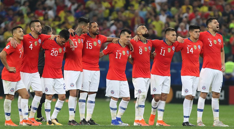 Prensa peruana llenó de elogios a la Roja: "La generación dorada de Chile es oro puro"