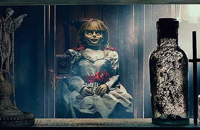 Un hombre falleció mientras veía la película de terror «Annabelle 3» en Tailandia