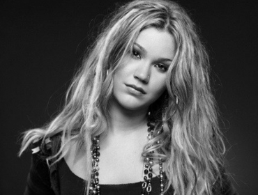 La cantante británica Joss Stone fue detenida y deportada en Irán