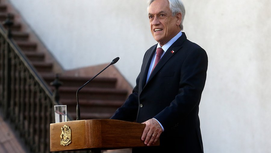 Presidente Piñera se compromete a "resolver todas las licencias médicas pendientes" durante julio