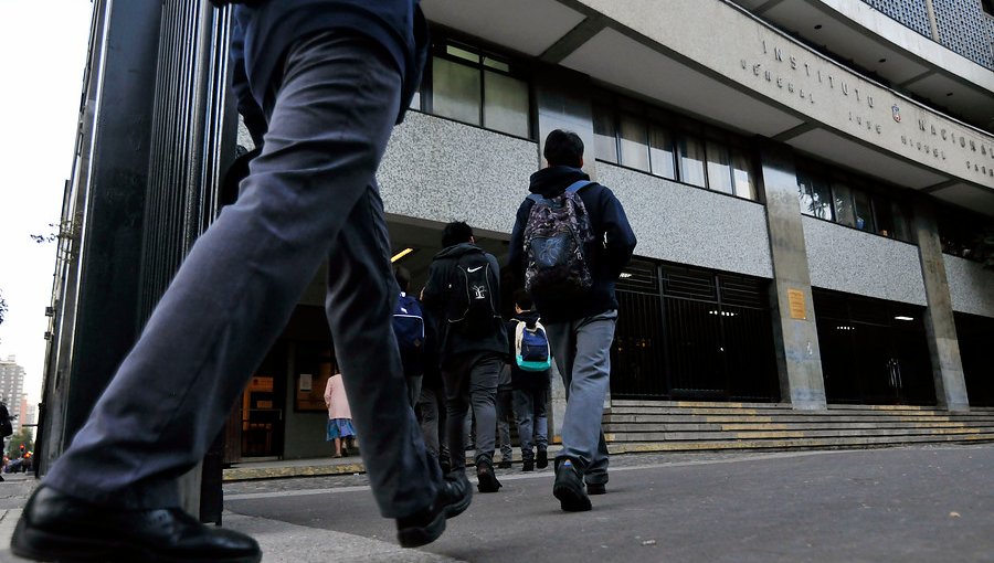 Alumnos del Instituto Nacional confirman que retornarán a clases este lunes