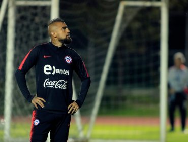 Arturo Vidal no participó del entrenamiento de este viernes y podría ser baja ante Argentina