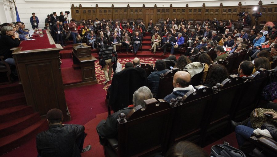 PS reelige a Elizalde como presidente, pero disidencia abandona Comite Central
