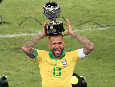 Dani Alves fue elegido el mejor jugador de la Copa América 2019