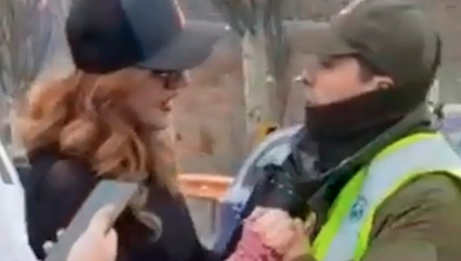 Catalina Pulido fue detenida por agredir a un carabinero en camino a Farellones