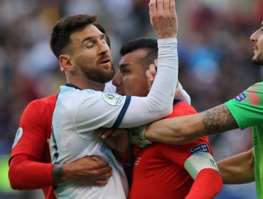 Gary Medel y Lionel Messi cumplirían sanción en la Copa América 2020