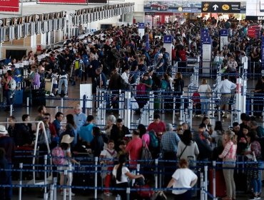 Aeropuerto de Santiago tendrá plan especial por aumento de pasajeros en vacaciones de invierno