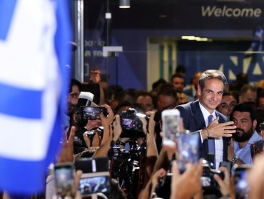 Kyriakos Mitsotakis toma posesión como primer ministro en Grecia tras ganar a Syriza