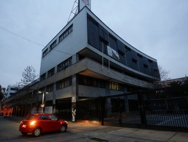 Alumnos del Instituto Nacional vuelven a clases tras vacaciones adelantadas