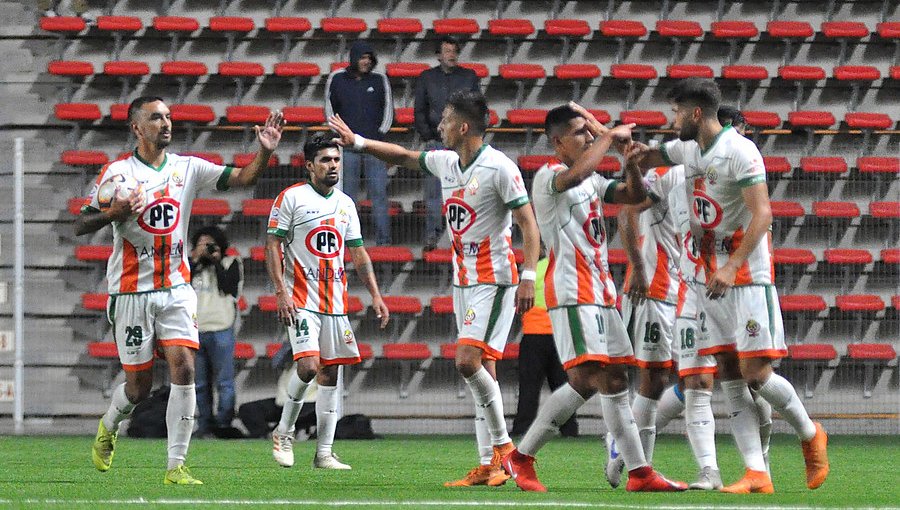 Cobresal goleó a Deportes Vallenar y clasificó a octavos de final de Copa Chile