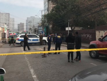 Intento de asalto termina con delincuente muerto en Estación Central: detective lo baleó