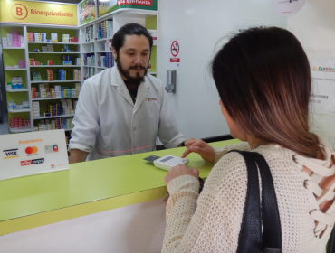 Usuarios de Farmacias Municipales de Quilpué ahora pueden pagar con tarjetas