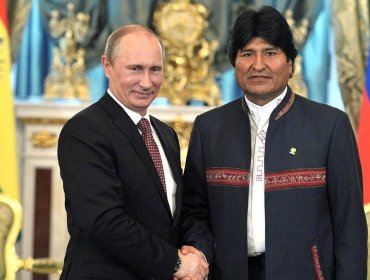 Evo Morales y Vladimir Putin firman acuerdos de cooperación económica en Moscú