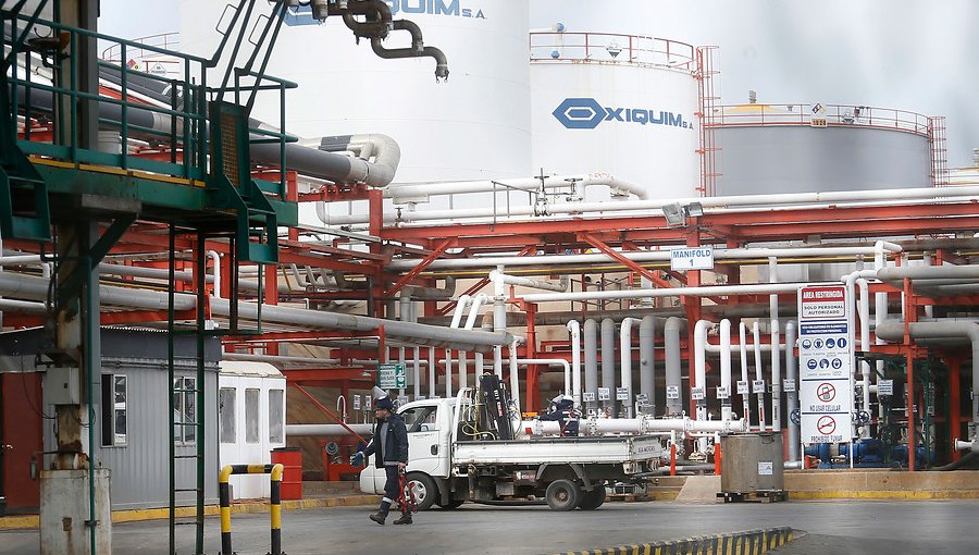 Oxiquim espera que "se rectifique" rechazo "arbitrario" a ampliación de muelle en Quintero