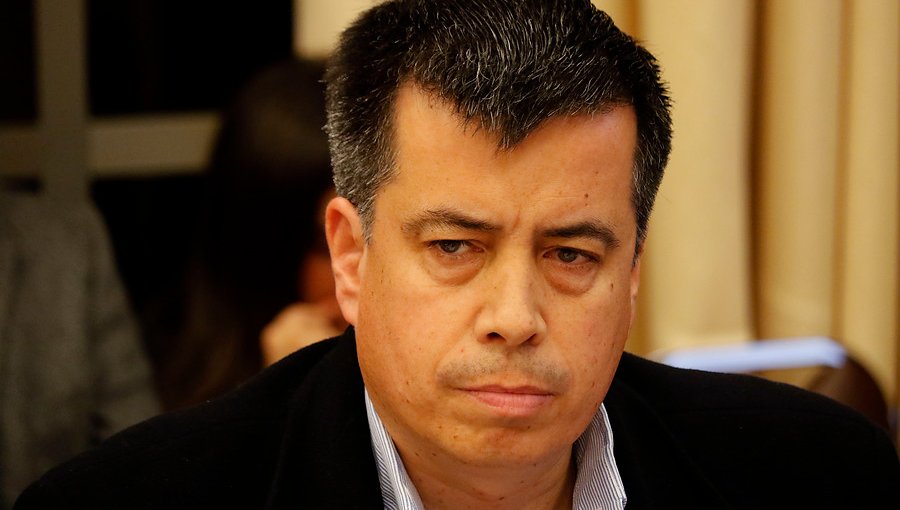 Diputado Celis lamentó "falta de sensibilidad" tras falencias detectadas en cementerios de Valparaíso