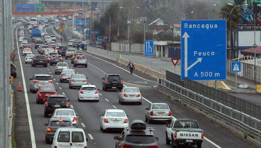 Balance fin de semana largo: Ha salido de Santiago un 6% menos de lo proyectado