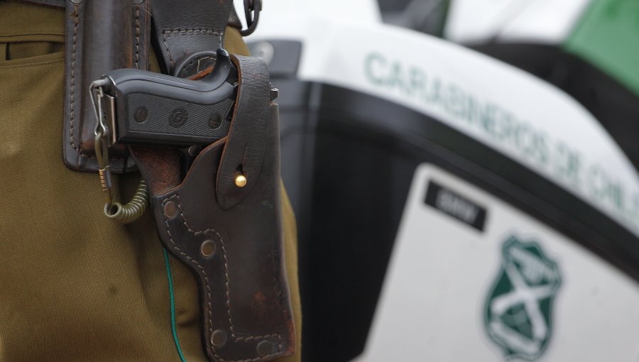 Hombre intentó degollar a su madre en San Bernardo: Carabineros impidió el hecho con disparos