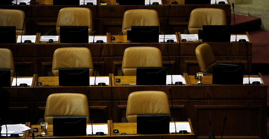 Senadores y Diputados se tomaron el interferiado de este lunes y suspendieron sesiones