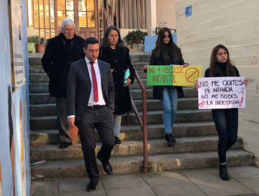 Apoderados de jardín infantil de Valparaíso se querellan tras denuncias de abuso sexual contra cuatro niños