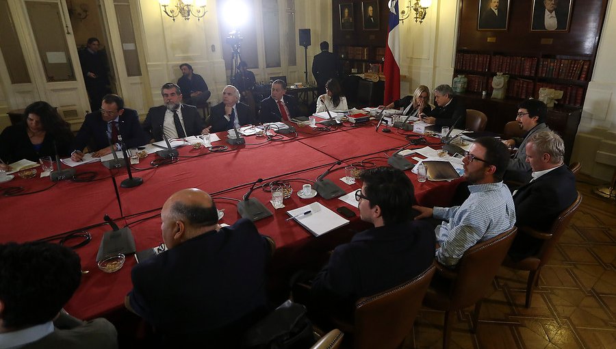 Comisión de DD.HH. del Senado aprueba en general proyecto de ley de migración