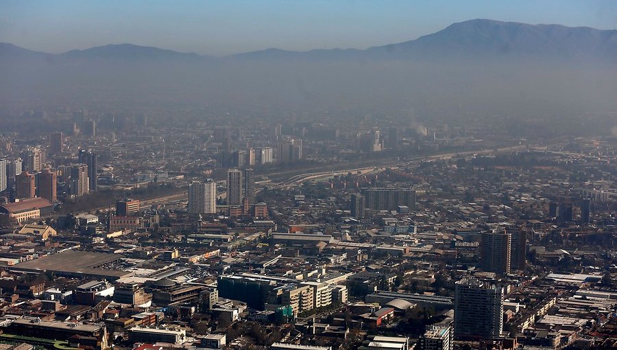 Declararon alerta ambiental para este martes en la región Metropolitana: No hay restricción vehicular
