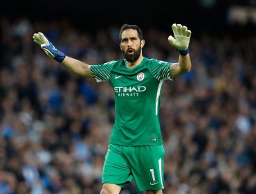 Claudio Bravo volvió a las canchas con gran actuación ante el West Ham