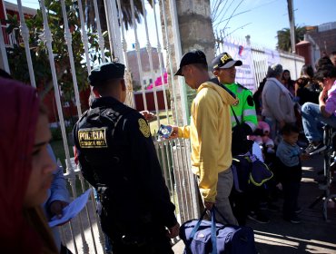 Radio de Tacna llamó a venezolanos a ocupar consulado chileno para exigir visas