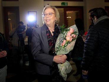 Entre flores y aplausos, Corte de Valparaíso recibió a ministra María Angélica Repetto