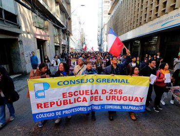 Con serios incidentes culminó marcha en Valparaíso: encapuchados se enfrentaron a Carabineros